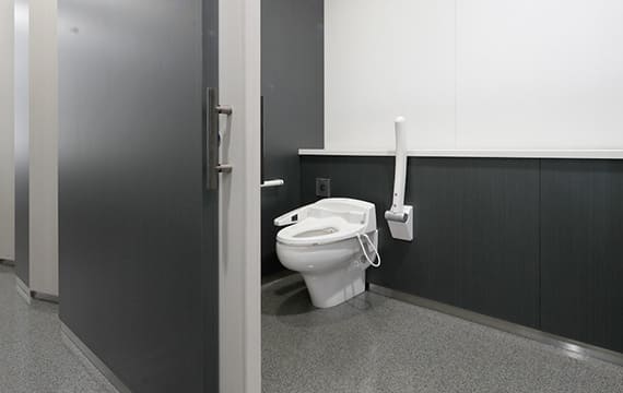 多目的トイレを各階に設置